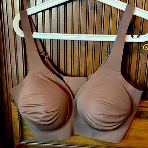 Evelyn & Bobbie Starlette Plunge Wireless Bra in Umber